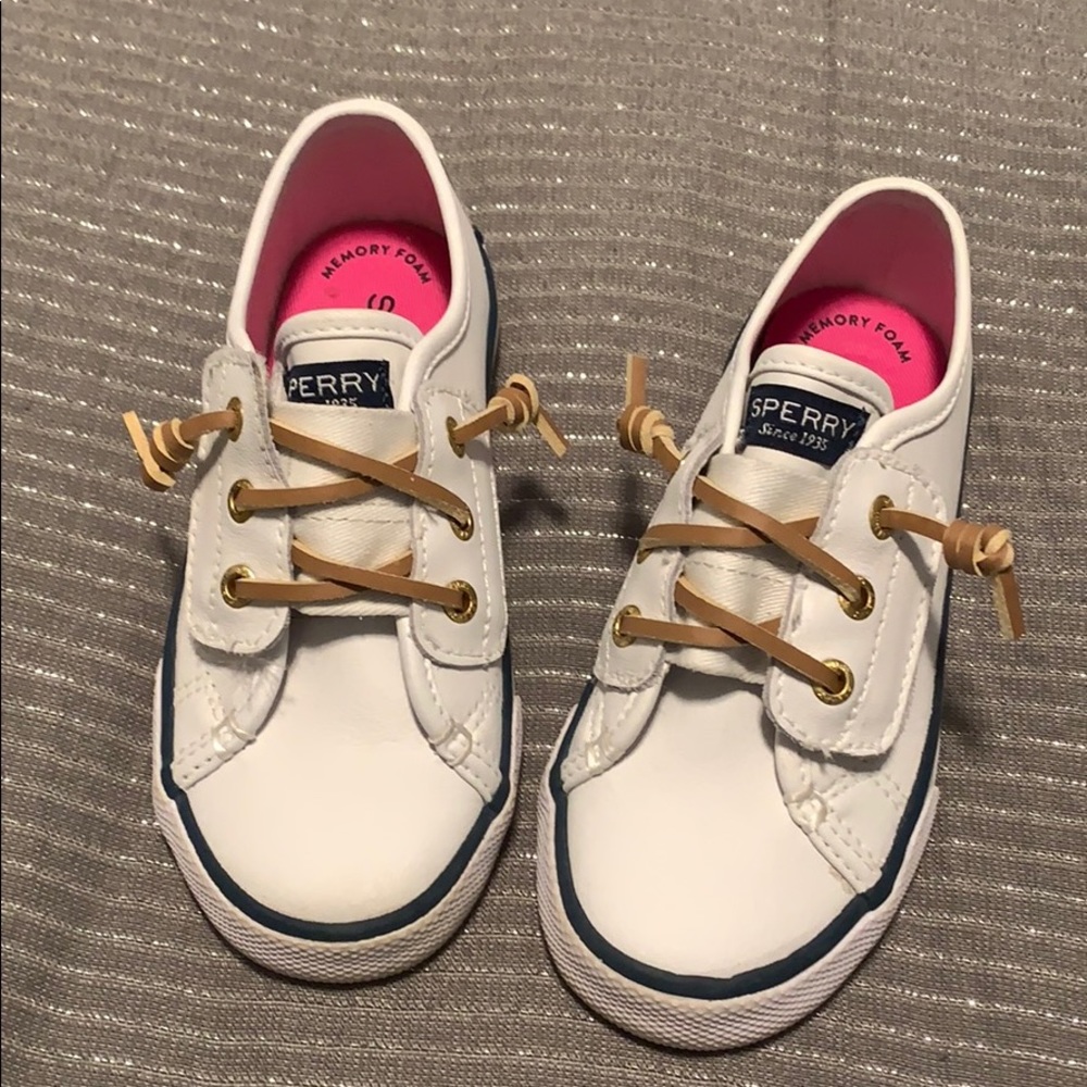 Speedy Girls Top-Sider shoes with Velcro closure